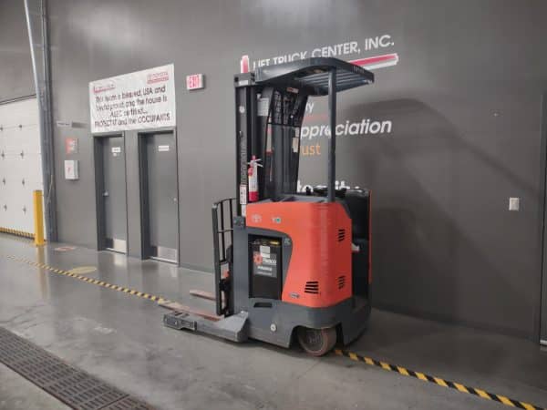 TOYOTA 3,500 LBS. CAPACITY CUSHION TIRE NARROW AISLE REACH FORKLIFT - Image 2