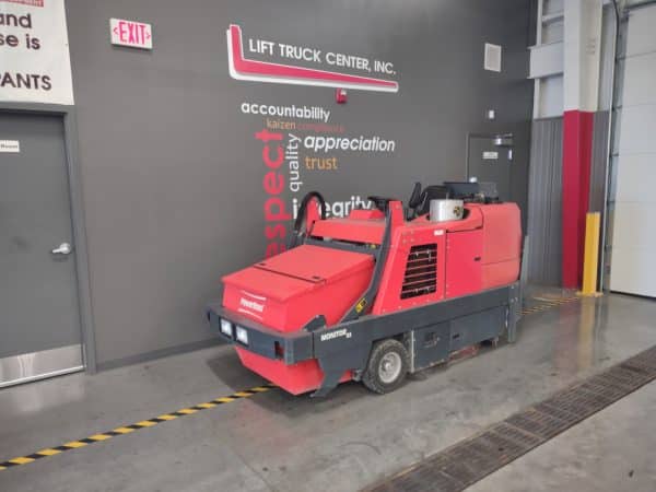 POWER BOSS SCRUBBER/SWEEPER - Image 5