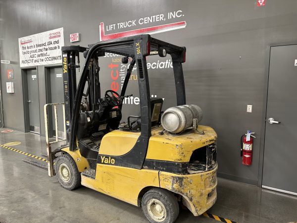 YALE 5,000 LBS. CAPACITY PNEUMATIC TIRE FORKLIFT - Image 2