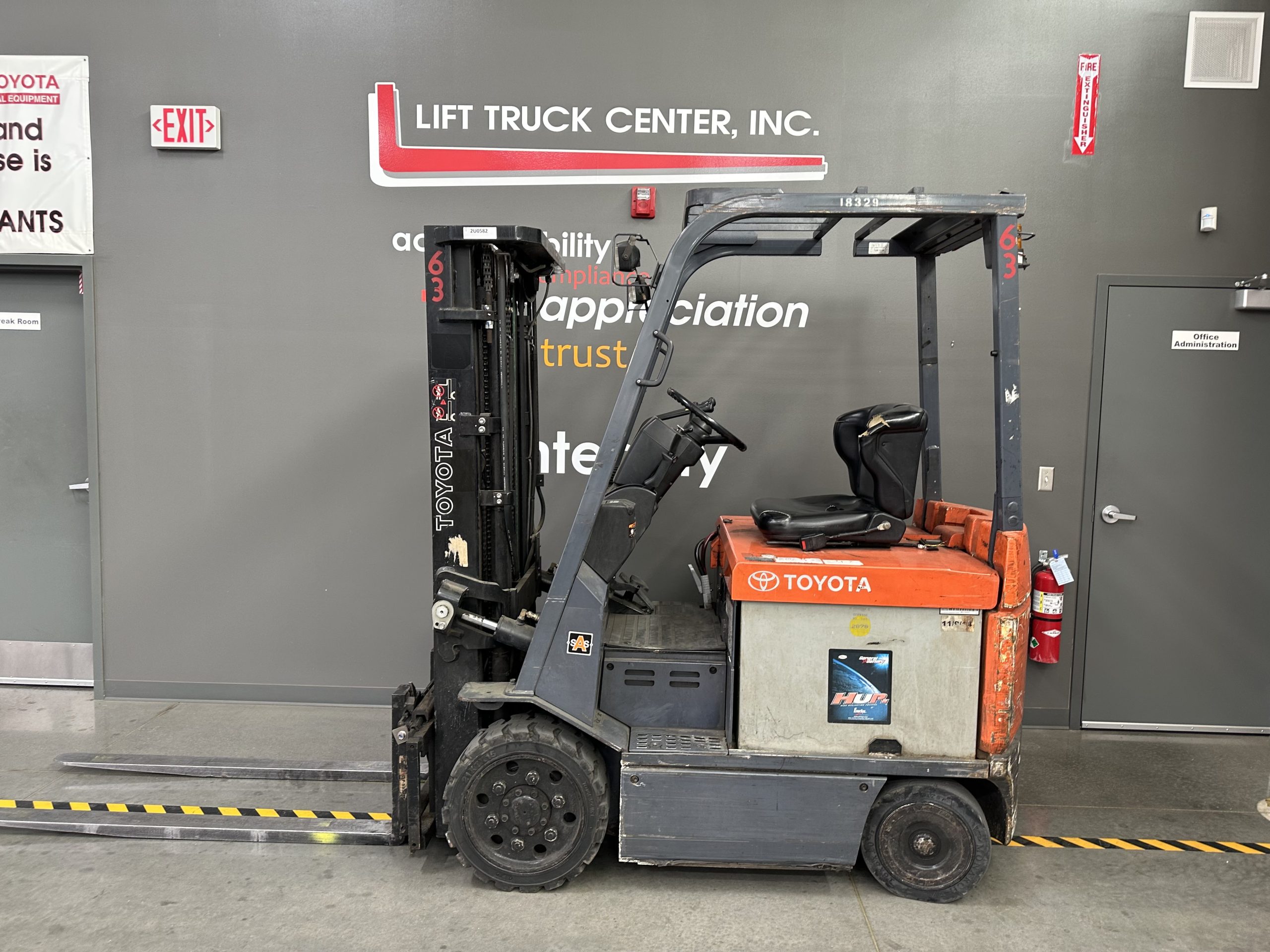 Featured image for “TOYOTA 5,000 LBS. CAPACITY ELECTRIC FORKLIFT”