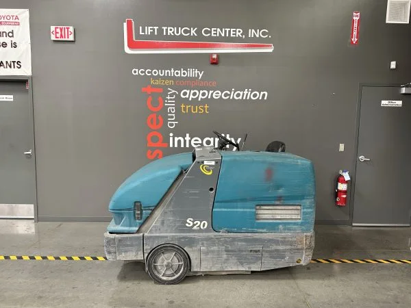 TENNANT S20 SWEEPER