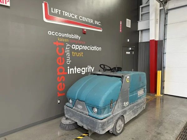 TENNANT S20 SWEEPER - Image 4