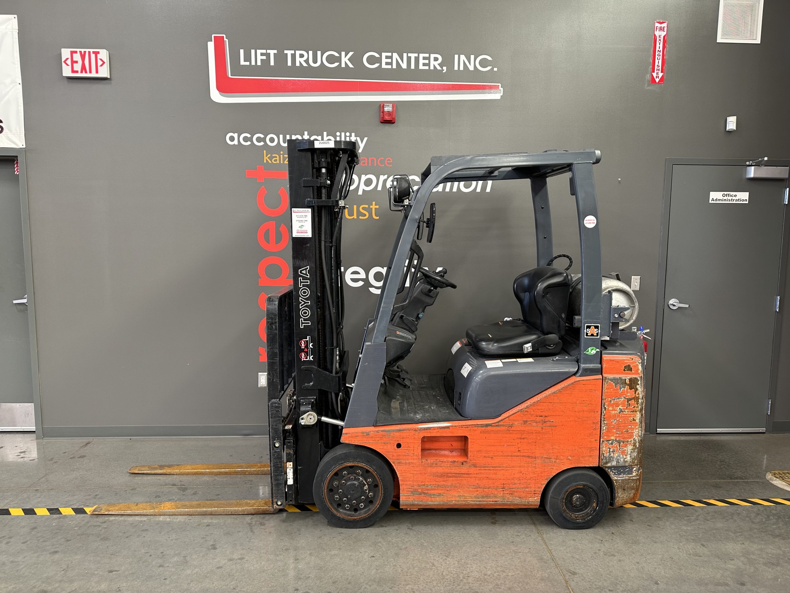 Featured image for “TOYOTA 3,500 LBS. CAPACITY CUSHION TIRED FORKLIFT”