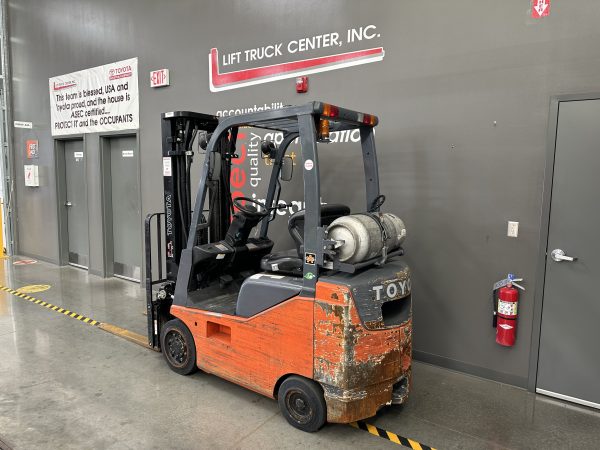TOYOTA 3,500 LBS. CAPACITY CUSHION TIRED FORKLIFT - Image 4