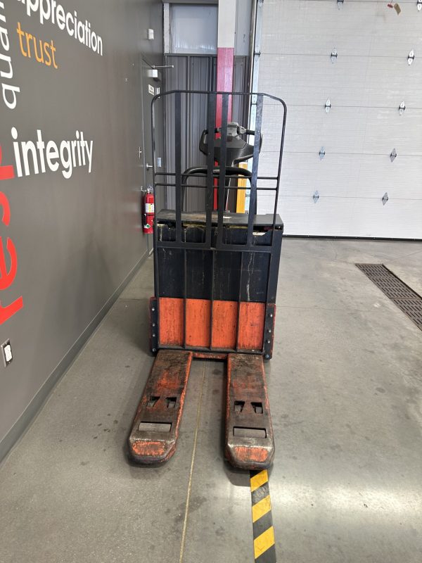 TOYOTA 6,000 LBS. CAPACITY 24 VOLT END RIDER - Image 2
