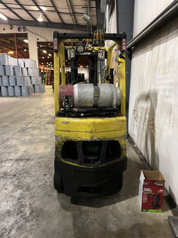 HYSTER 4,000 LBS. CAPACITY CUSHION TIRED FORKLIFT - Image 2