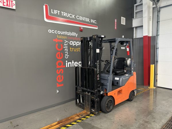 TOYOTA 3,500 LBS. CAPACITY CUSHION TIRED FORKLIFT - Image 4
