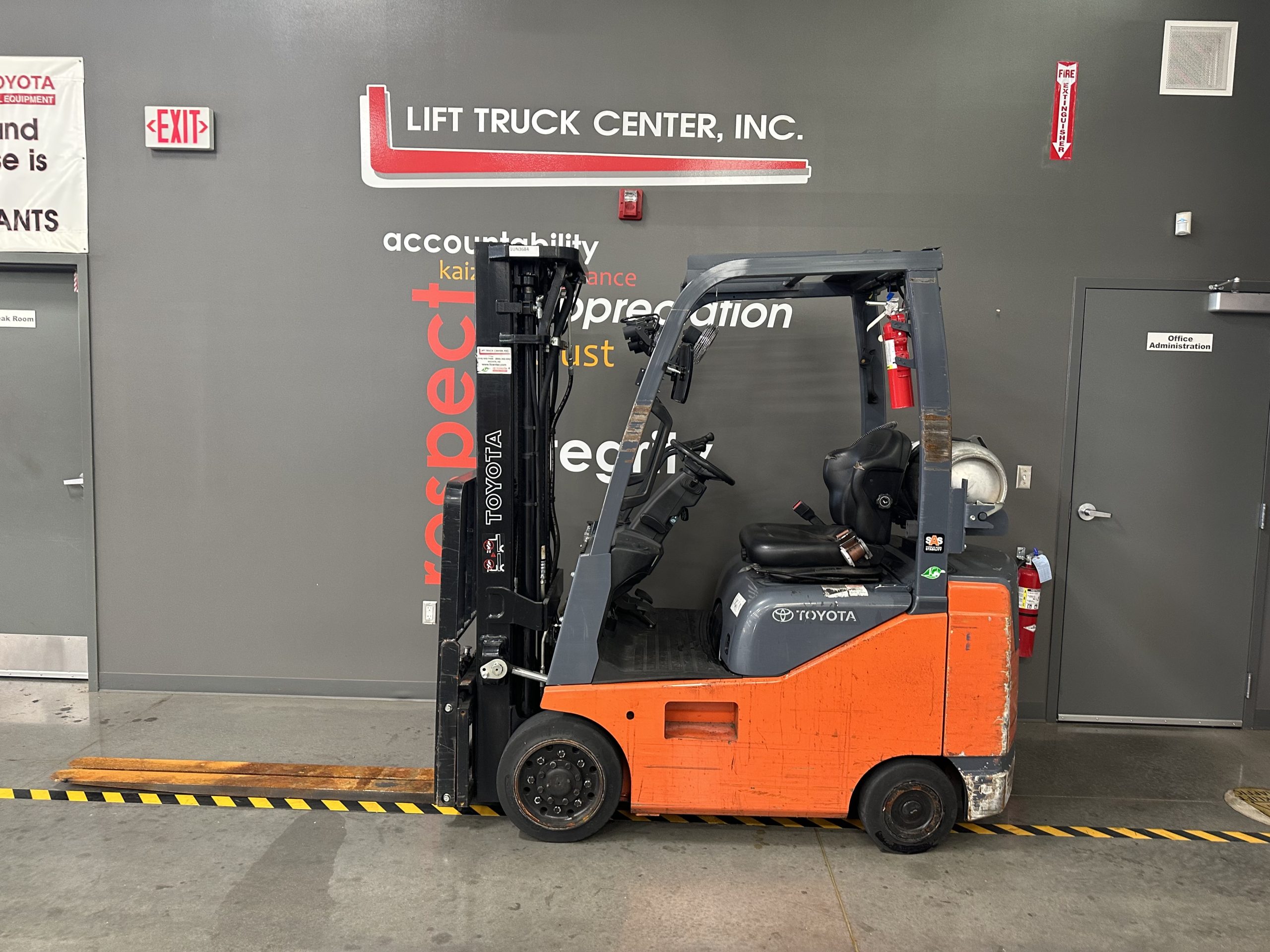 Featured image for “TOYOTA 3,500 LBS. CAPACITY CUSHION TIRED FORKLIFT”