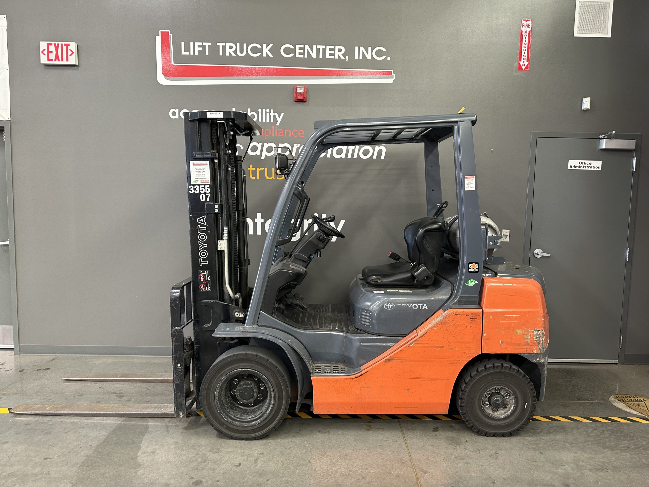 Featured image for “TOYOTA 5,000 LBS. CAPACITY PNEUMATIC TIRED FORKLIFT”