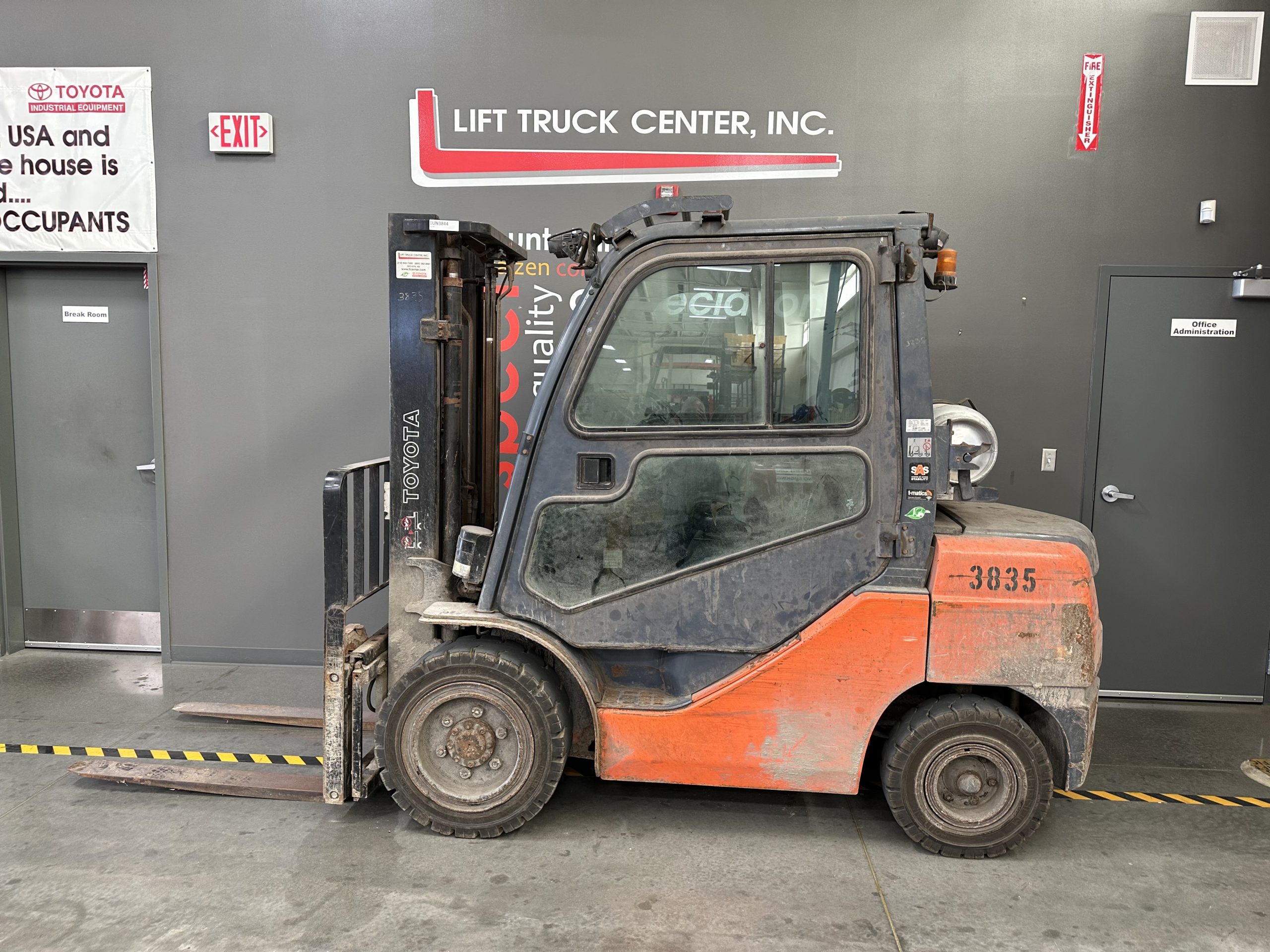 Featured image for “TOYOTA 6,000 LBS. CAPACITY PNEUMATIC TIRED FORKLIFT”