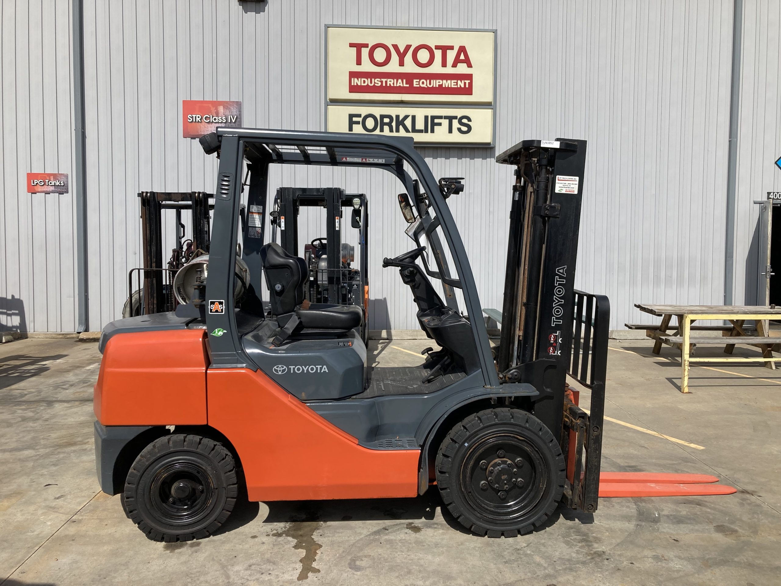 Featured image for “TOYOTA 6,000 LBS. CAPACITY PNEUMATIC TIRED FORKLIFT”