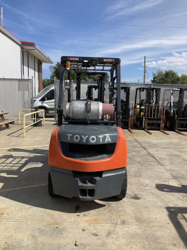 TOYOTA 6,000 LBS. CAPACITY PNEUMATIC TIRED FORKLIFT - Image 2