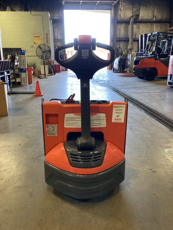 TOYOTA 4,500 LBS. CAPACITY CUSHION TIRED PALLET JACK - Image 3