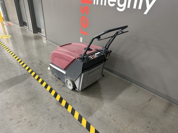 MINUTEMAN 12 VOLT SWEEPER - Image 2