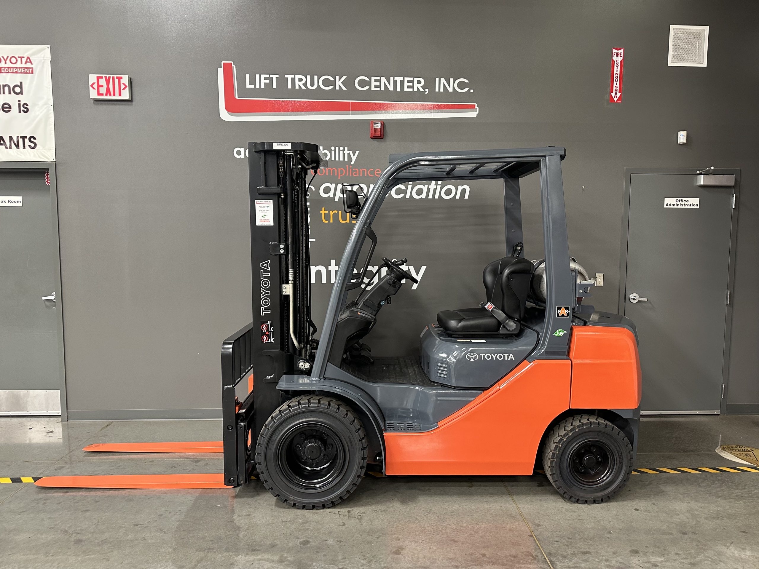 Featured image for “TOYOTA 5,000 LBS. CAPACITY PNEUMATIC TIRED FORKLIFT”
