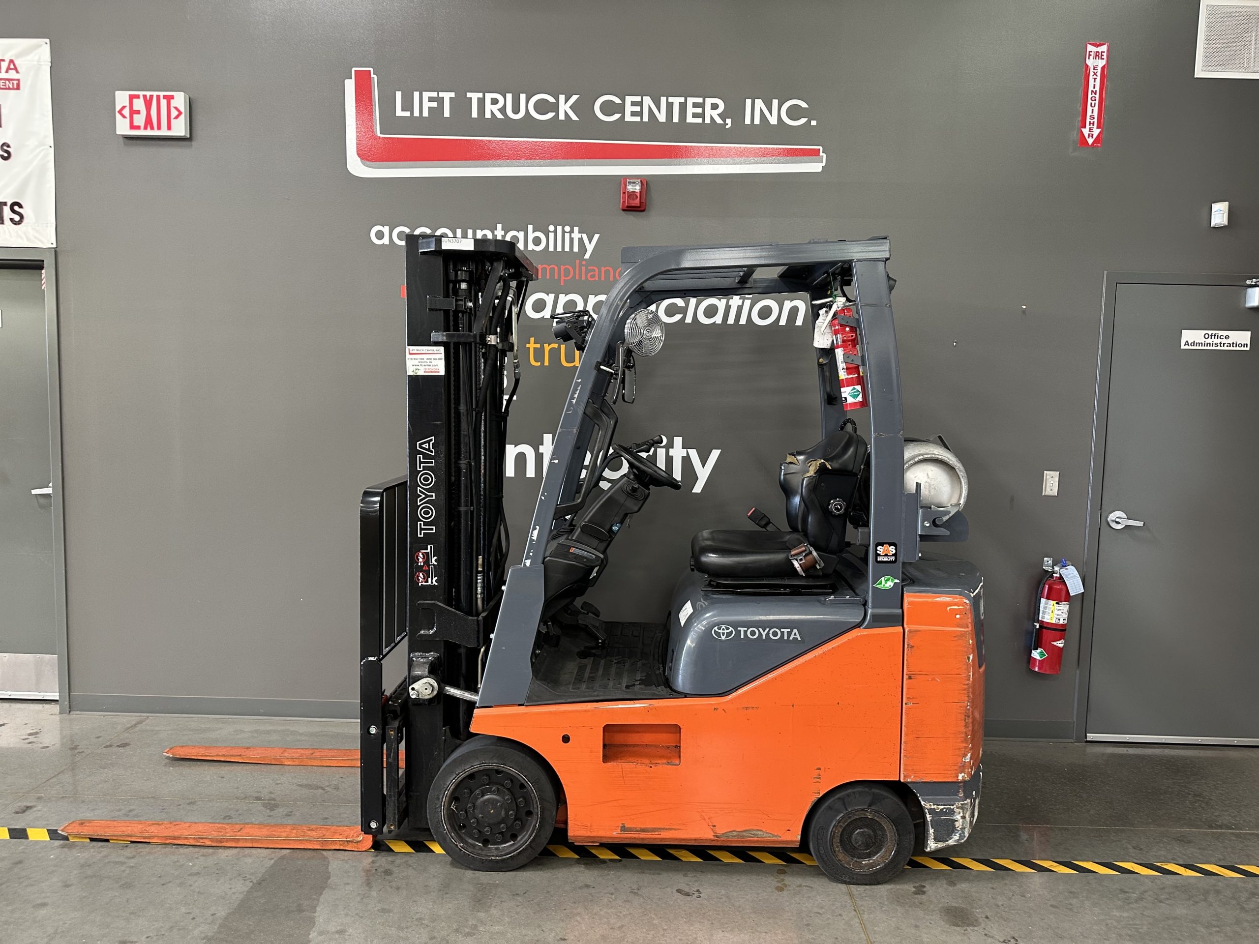 Featured image for “TOYOTA 3,500 LBS. CAPACITY CUSHION TIRED FORKLIFT”