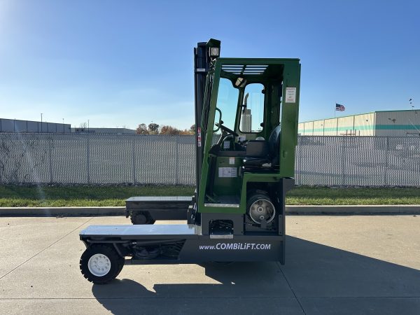 COMBILIFT 8,000 LBS. CAPACITY SIDELOADER
