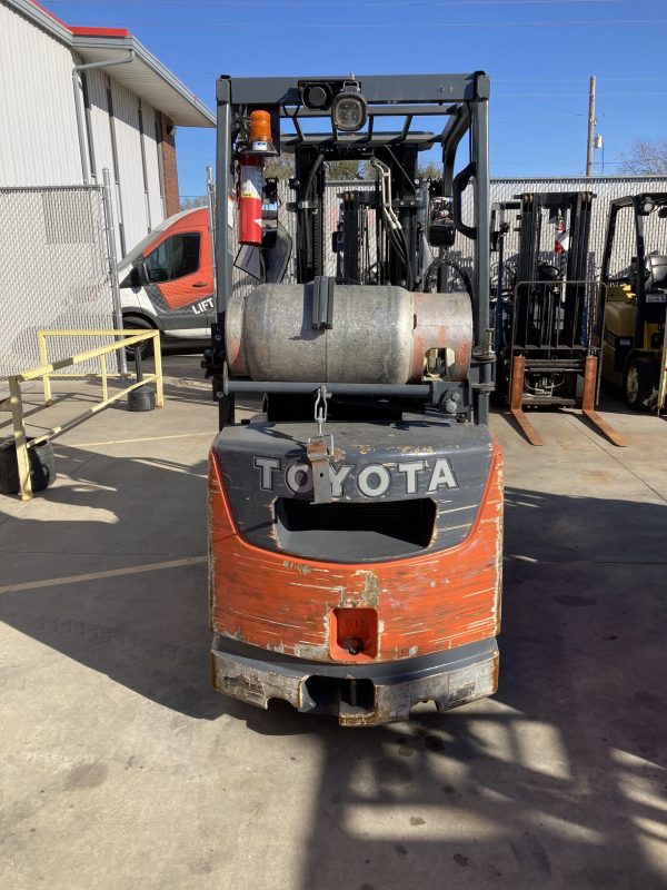 TOYOTA 3,500 LBS. CAPACITY CUSHION TIRED FORKLIFT - Image 2