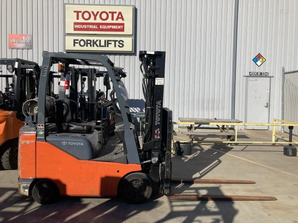 TOYOTA 3,500 LBS. CAPACITY CUSHION TIRED FORKLIFT - Image 3