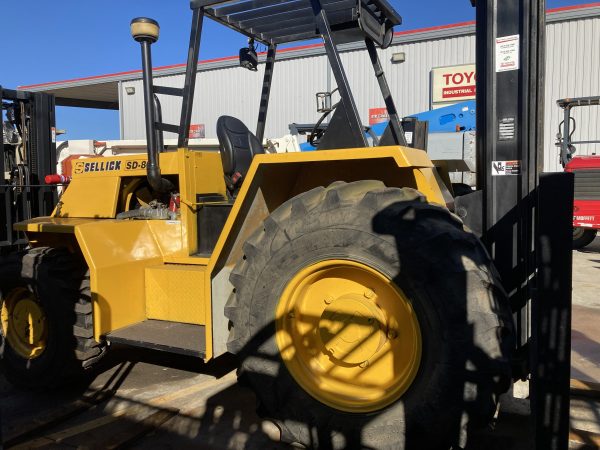 SELLICK 8,000 LBS. CAPACITY PNEUMATIC TIRED FORKLIFT - Image 6
