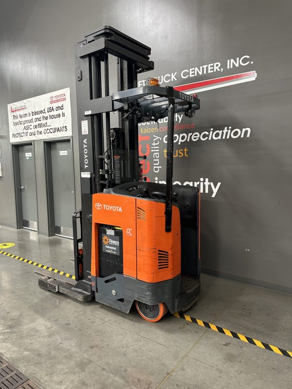 TOYOTA 3,500 LBS. CAPACITY CUSHION TIRED REACH TRUCK - Image 4