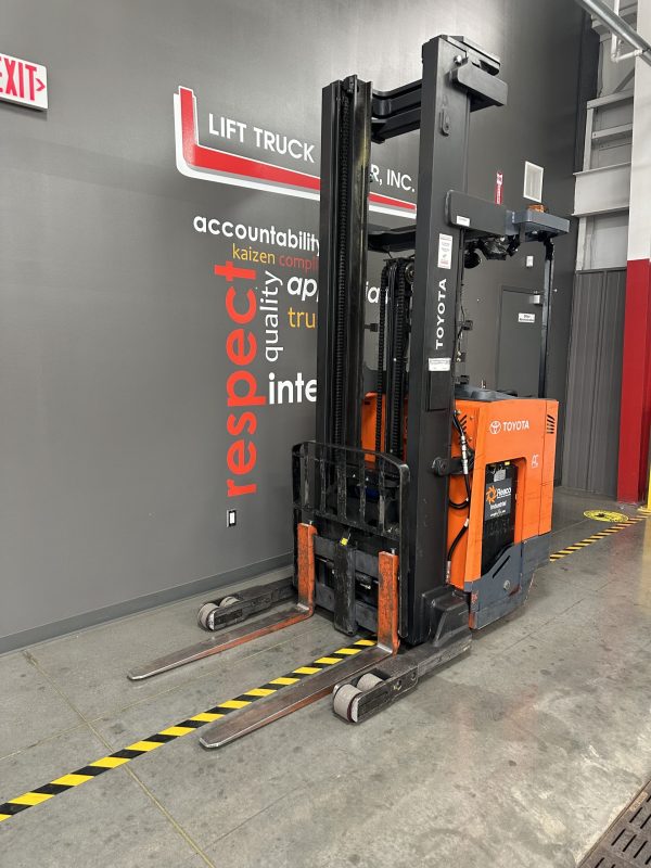 TOYOTA 3,500 LBS. CAPACITY CUSHION TIRED REACH TRUCK - Image 3