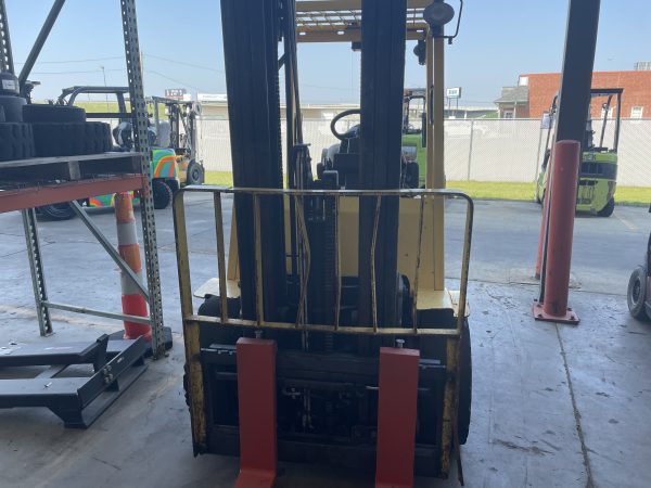 HYSTER 6,000 LBS CAPACITY PNEUMATIC TIRED FORKLIFT - Image 3