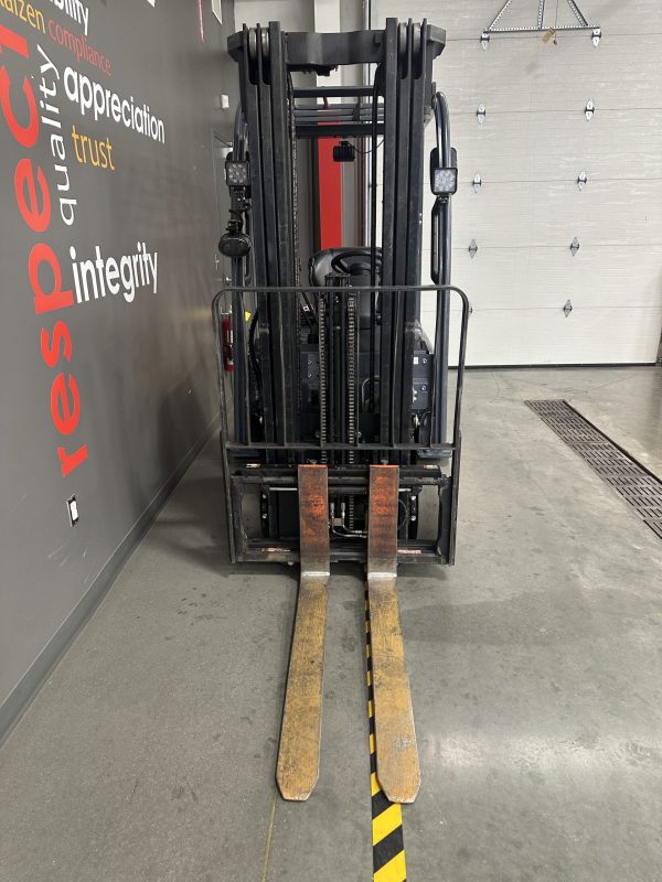 TOYOTA 4,000 LBS. CAPACITY CUSHION TIRED ELECTRIC FORKLIFT - Image 2