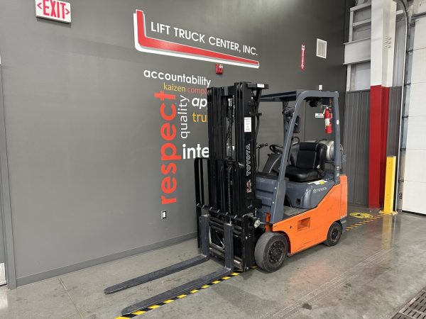 TOYOTA 3,500 LBS. CAPACITY CUSHION TIRED FORKLIFT - Image 4