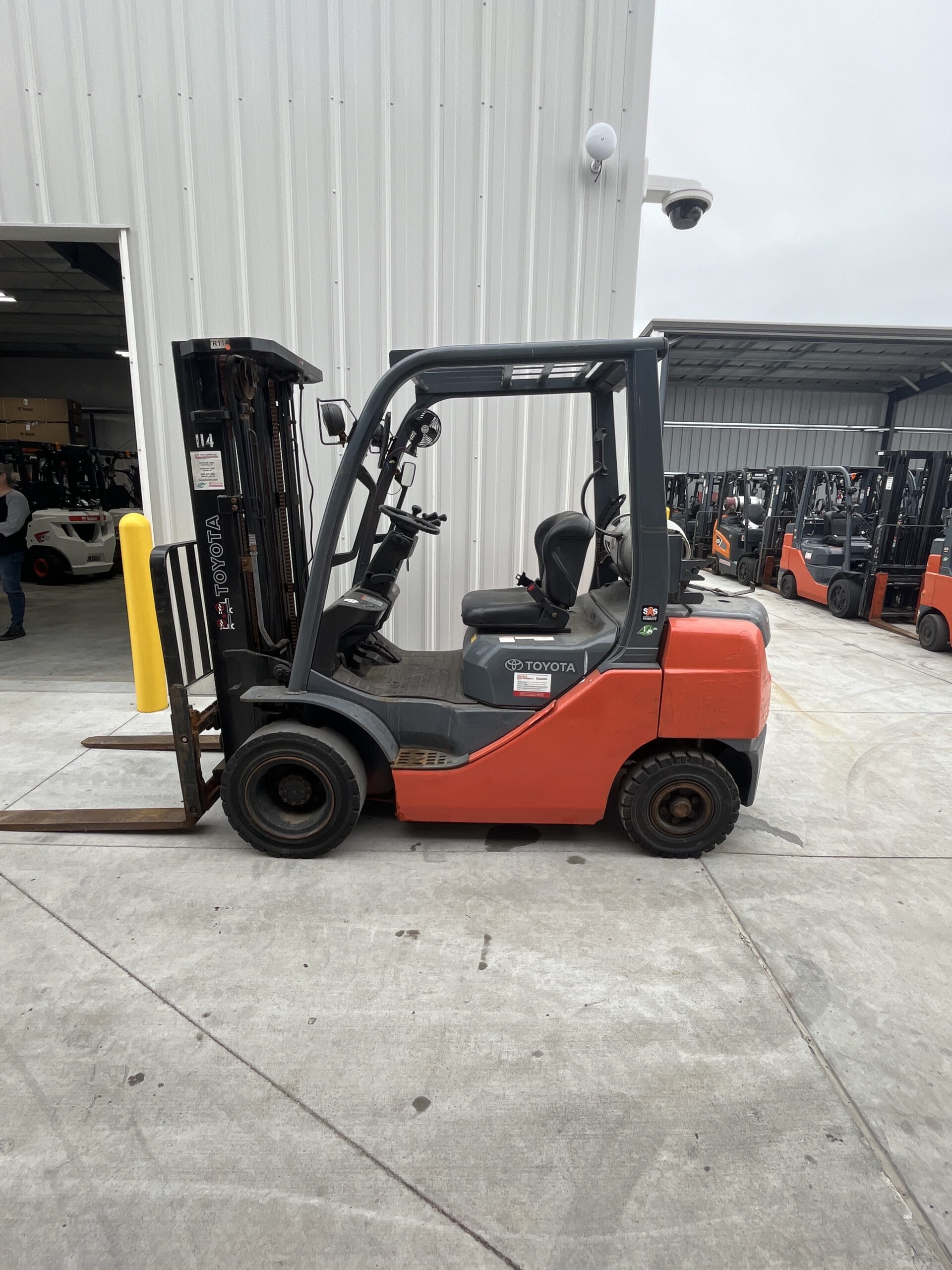 Featured image for “TOYOTA 5,000 LBS. CAPACITY PNEUMATIC TIRED FORKLIFT”